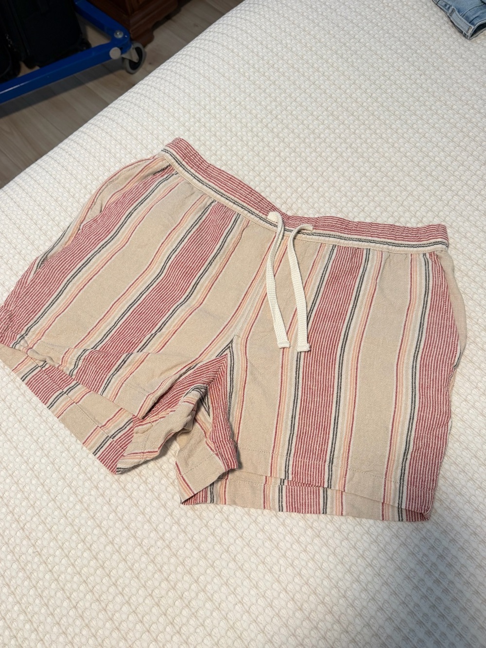 Goodfellow & Co Striped Drawstring Women's Shorts in Beige and Rose